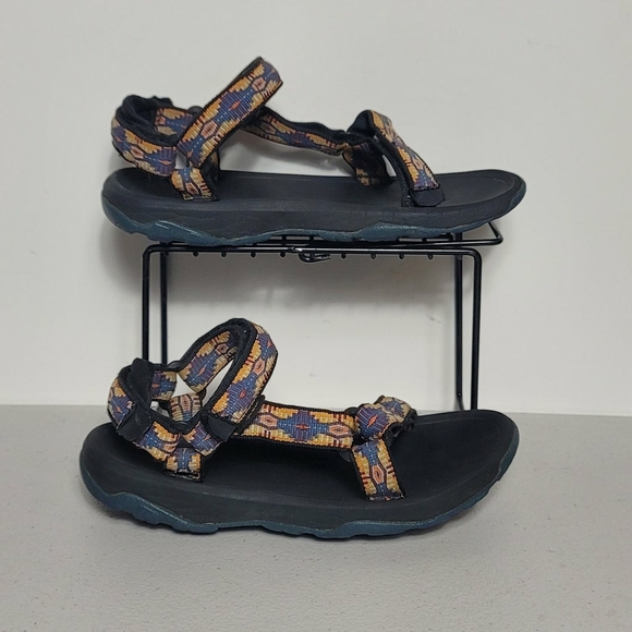 Sandals - Picture 2 of 8